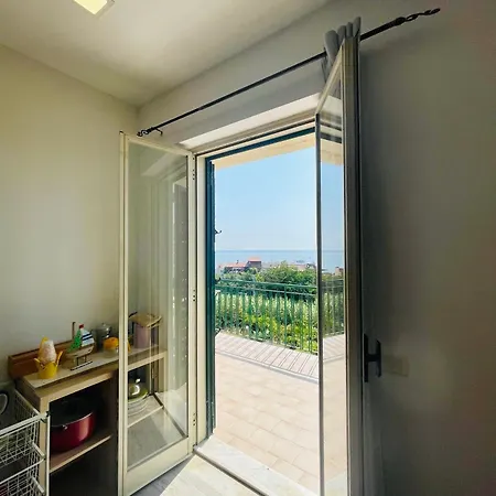 Glass Cinquecento Apartment